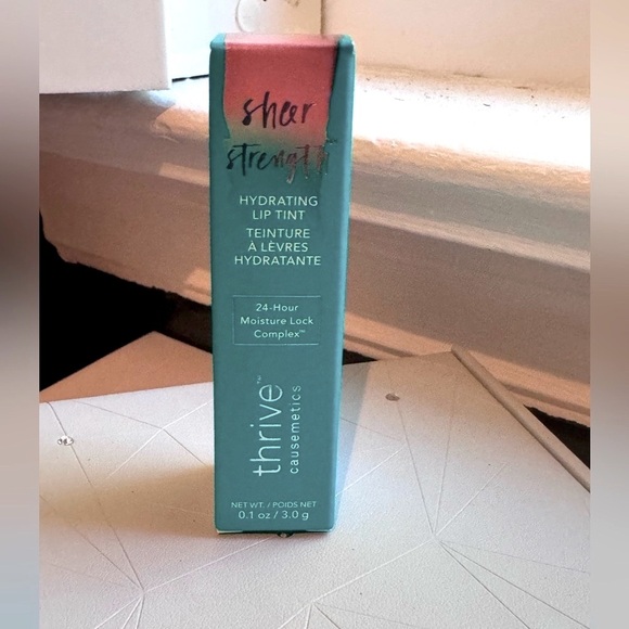 🎩 Unique Thrive Causemetics Shar Strength Hydrating Lip Tint - Color Melissa 🎩 - Picture 6 of 9